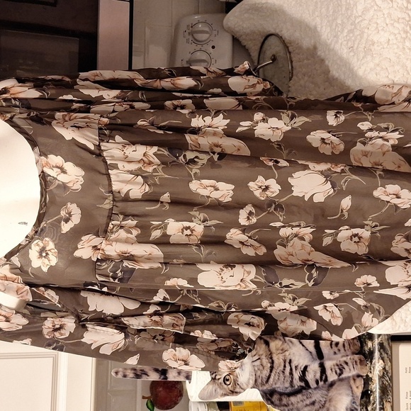 U women's Torrid floral sheer 3/4 sleeve plus size top 3 - Picture 1 of 4